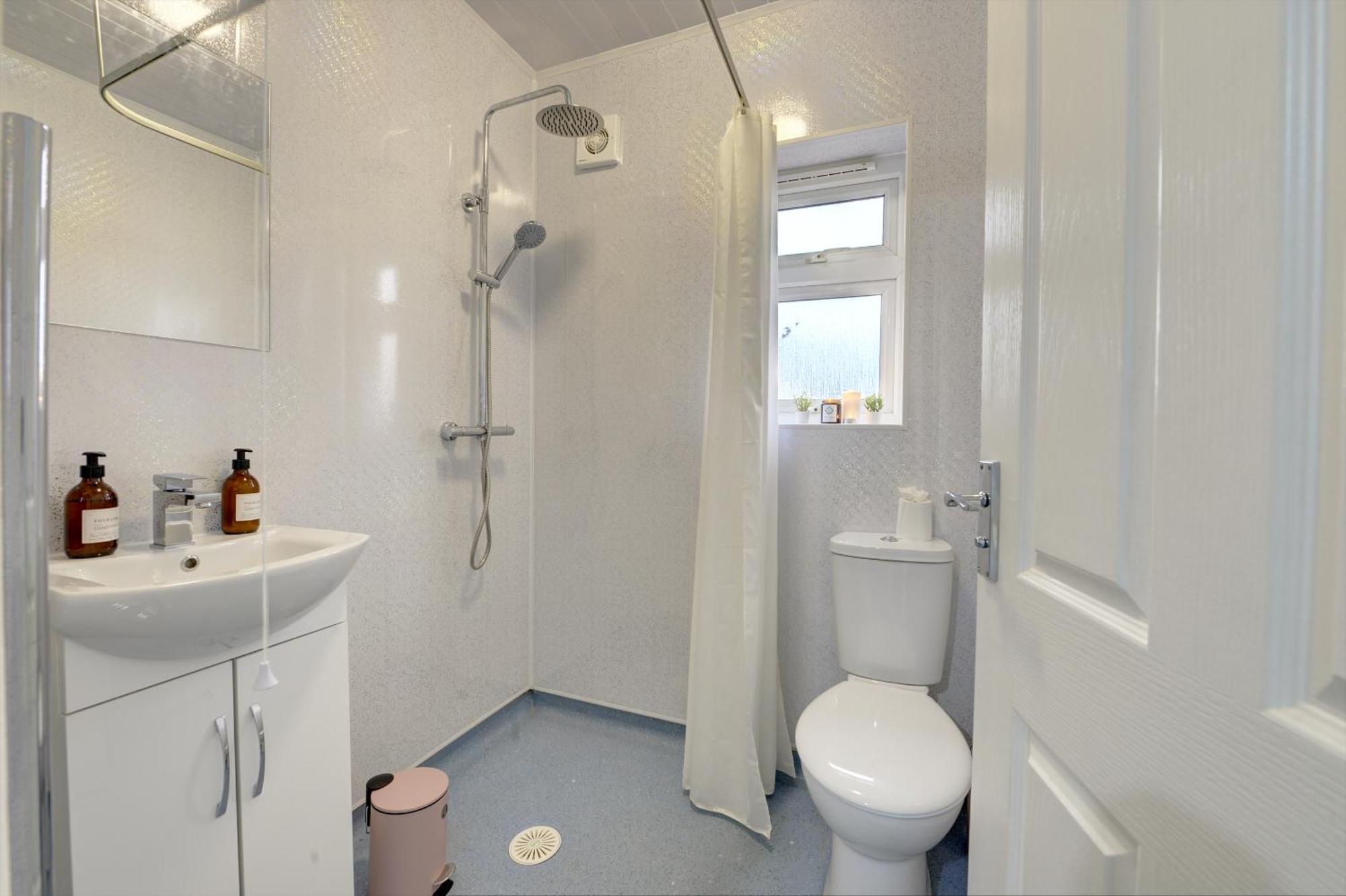 Stunning And Lovely 3 Bed House - Catch 22 Coventry Eksteriør billede